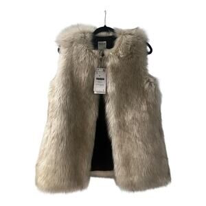 NWT Zara Faux Fur Plush Beige Vest with 3 Clasp Closure and Side Pockets- Size S